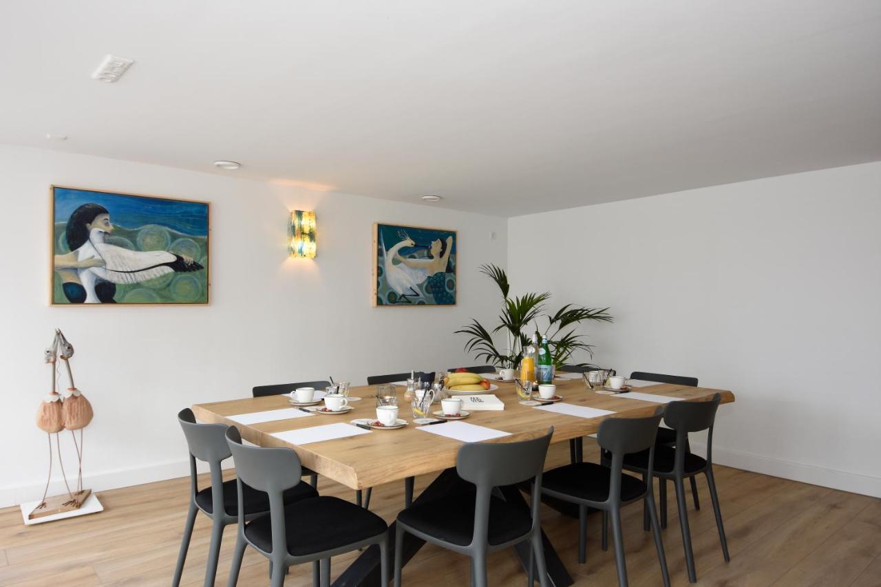 Fietshotel Zee Van Tijd Holwerd Bagian luar foto
