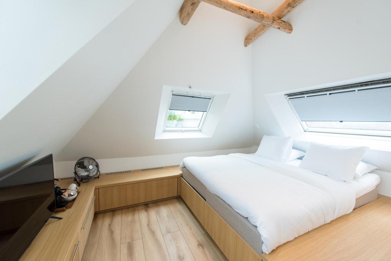Fietshotel Zee Van Tijd Holwerd Bagian luar foto